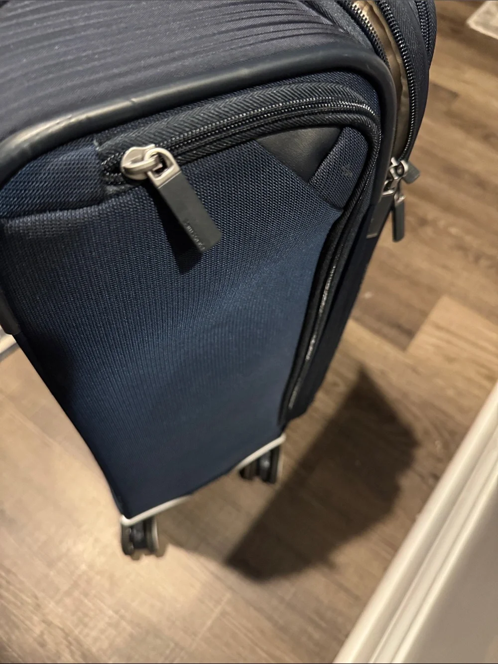 Samsonite Navy Softside Spinner Carry-On Luggage